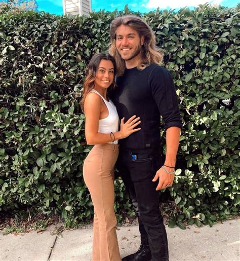 gus from floribama shore girlfriend|Floribama Shore: Gus Smyrnios & Samantha Carucci。